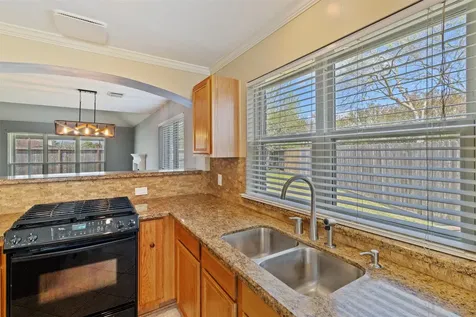 3904 Ivywood Drive Pearland TX 77584