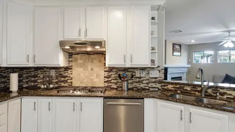 10 Owls Cove Place The Woodlands TX 77382
