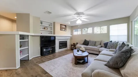 10 Owls Cove Place The Woodlands TX 77382