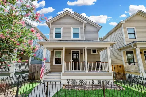 1025 W 15th 1/2 Street Houston TX 77008