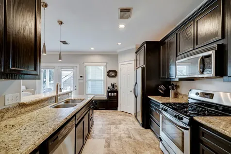 1025 W 15th 1/2 Street Houston TX 77008