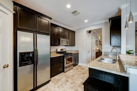 1025 W 15th 1/2 Street Houston TX 77008