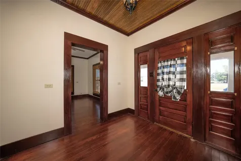 236 S Main Street Grapeland TX 75844