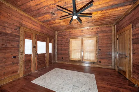 236 S Main Street Grapeland TX 75844