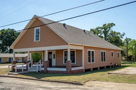 236 S Main Street Grapeland TX 75844