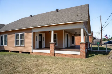 236 S Main Street Grapeland TX 75844
