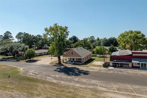236 S Main Street Grapeland TX 75844