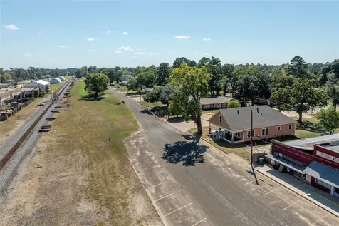 236 S Main Street Grapeland TX 75844