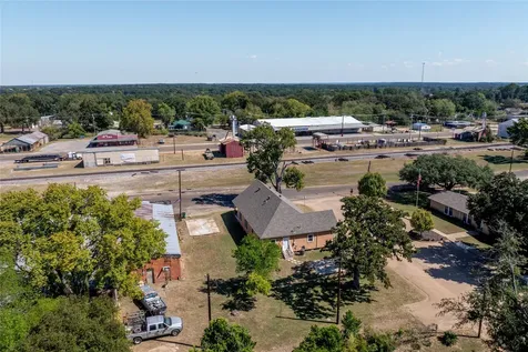 236 S Main Street Grapeland TX 75844