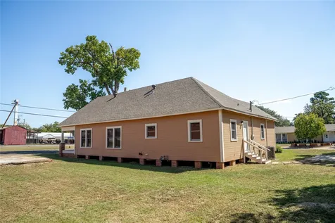 236 S Main Street Grapeland TX 75844