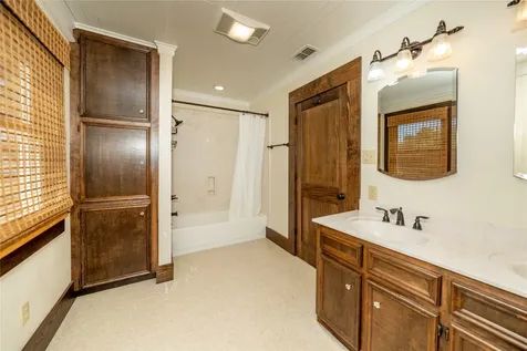 236 S Main Street Grapeland TX 75844