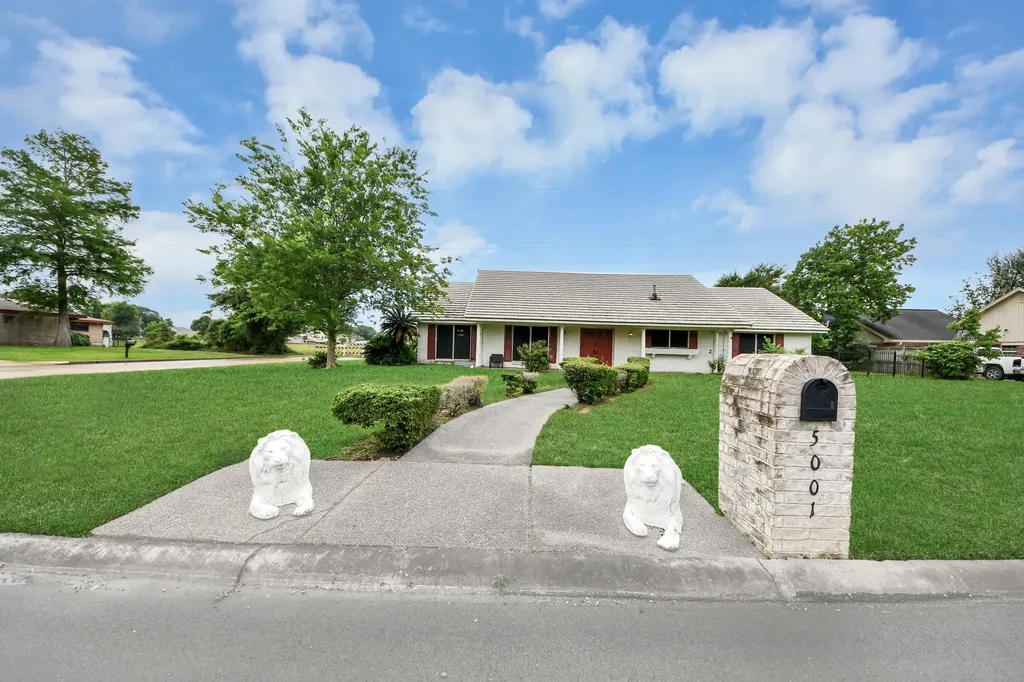 5001 Glenhaven Drive Baytown TX 77521
