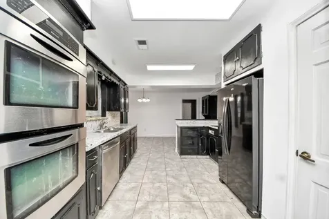 5001 Glenhaven Drive Baytown TX 77521
