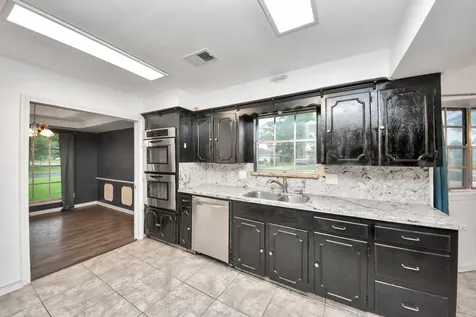 5001 Glenhaven Drive Baytown TX 77521