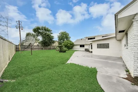5001 Glenhaven Drive Baytown TX 77521