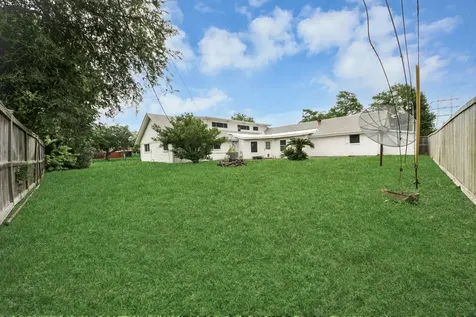 5001 Glenhaven Drive Baytown TX 77521