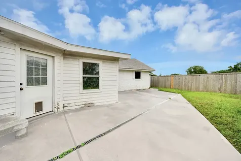 5001 Glenhaven Drive Baytown TX 77521