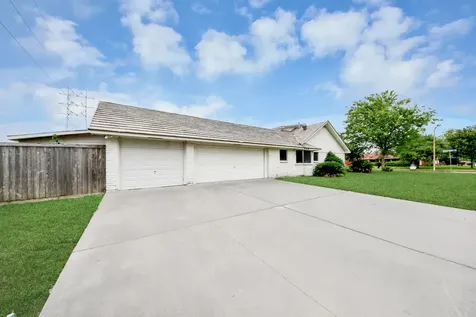 5001 Glenhaven Drive Baytown TX 77521