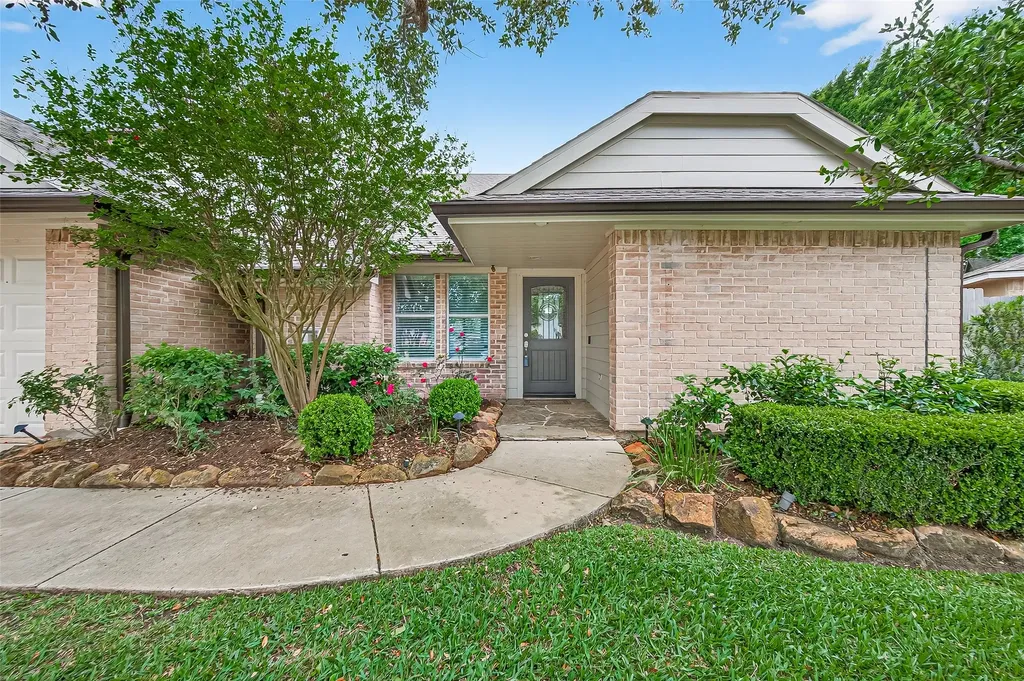 903 Sugarfield Court Sugar Land TX 77498
