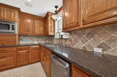 903 Sugarfield Court Sugar Land TX 77498