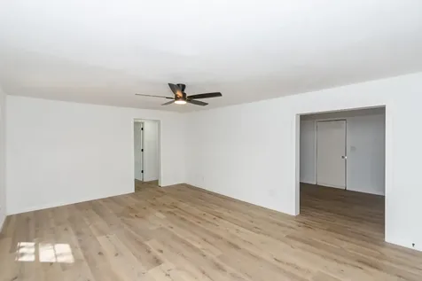 211 W South Street Alvin TX 77511