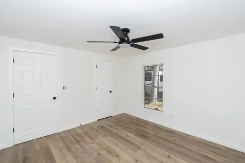 211 W South Street Alvin TX 77511