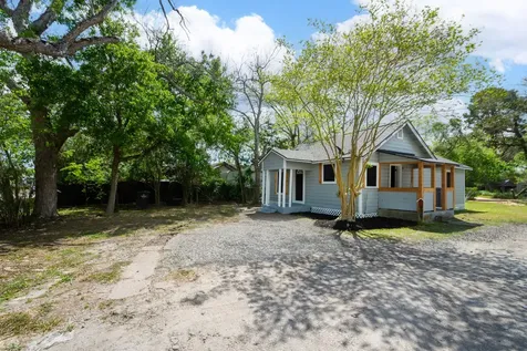 211 W South Street Alvin TX 77511