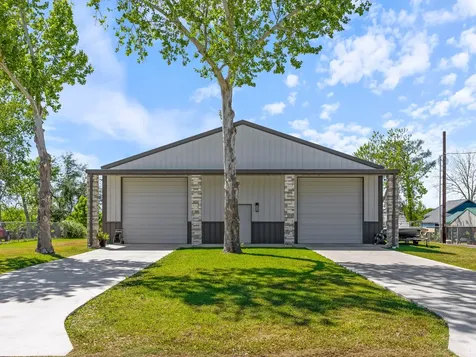 174 County Road 243 Bay City TX 77414