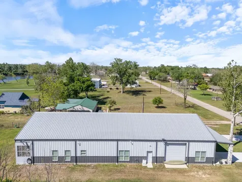 174 County Road 243 Bay City TX 77414