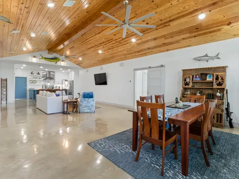 174 County Road 243 Bay City TX 77414