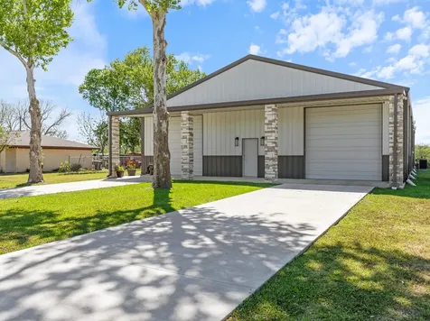 174 County Road 243 Bay City TX 77414