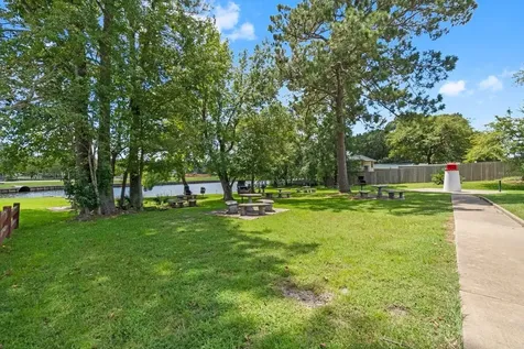 26 Hillsborough Drive Huntsville TX 77340