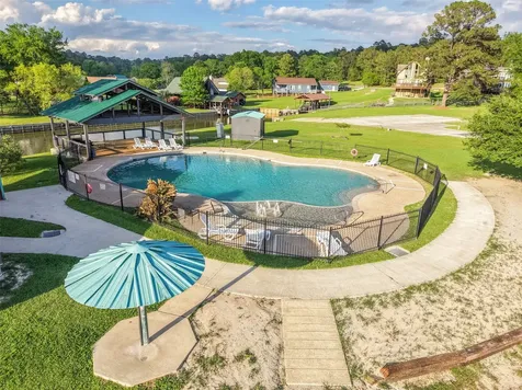 26 Hillsborough Drive Huntsville TX 77340