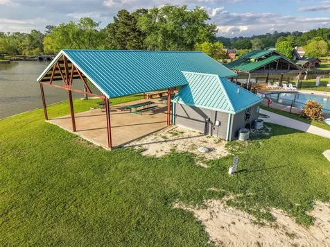 26 Hillsborough Drive Huntsville TX 77340
