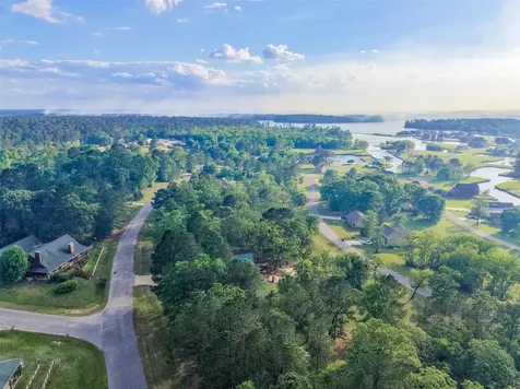 26 Hillsborough Drive Huntsville TX 77340
