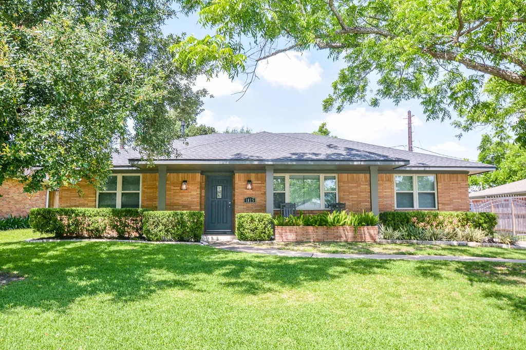 1815 Sea Queen Court Houston TX 77008