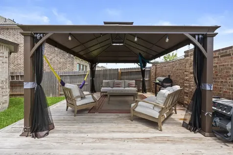 2122 Lierna Drive Texas City TX 77568