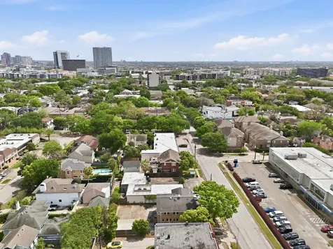 626 W Alabama Street Houston TX 77006