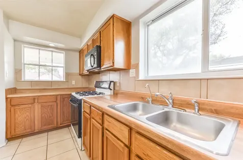 16606 Burlcreek Houston TX 77084