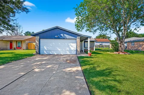 229 Austin Street Angleton TX 77515