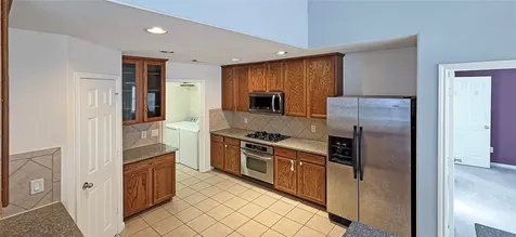 2202 Drake Falls Drive Pearland TX 77584