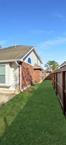 2202 Drake Falls Drive Pearland TX 77584