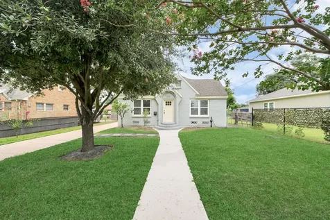 609 Reid Street Houston TX 77022
