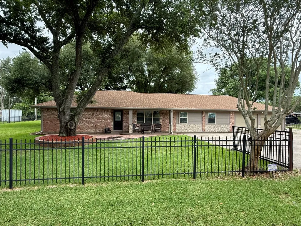 9326 Kostelnik Street Needville TX 77461