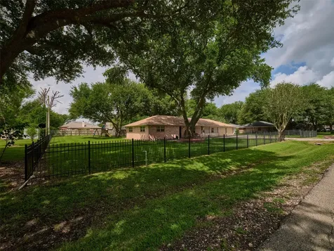9326 Kostelnik Street Needville TX 77461
