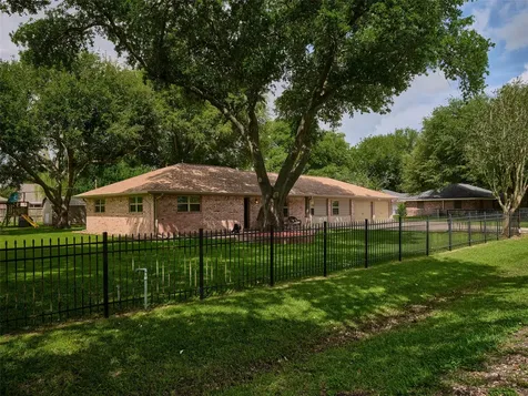 9326 Kostelnik Street Needville TX 77461
