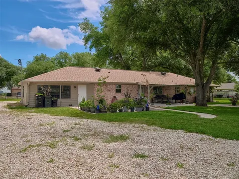 9326 Kostelnik Street Needville TX 77461