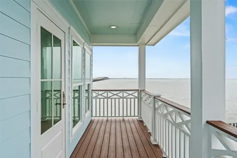 107 Gulf Drive Tiki Island TX 77554