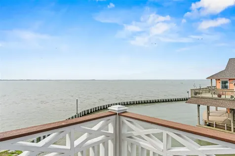 107 Gulf Drive Tiki Island TX 77554