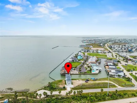 107 Gulf Drive Tiki Island TX 77554